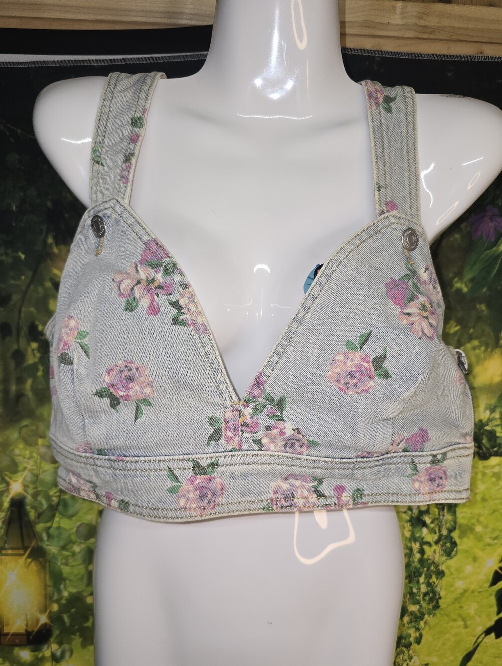 #130 wild fable Light Blue Floral Denim Crop Tank